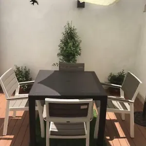 Apartment Amazing Flat In Madragoa, Lissabon